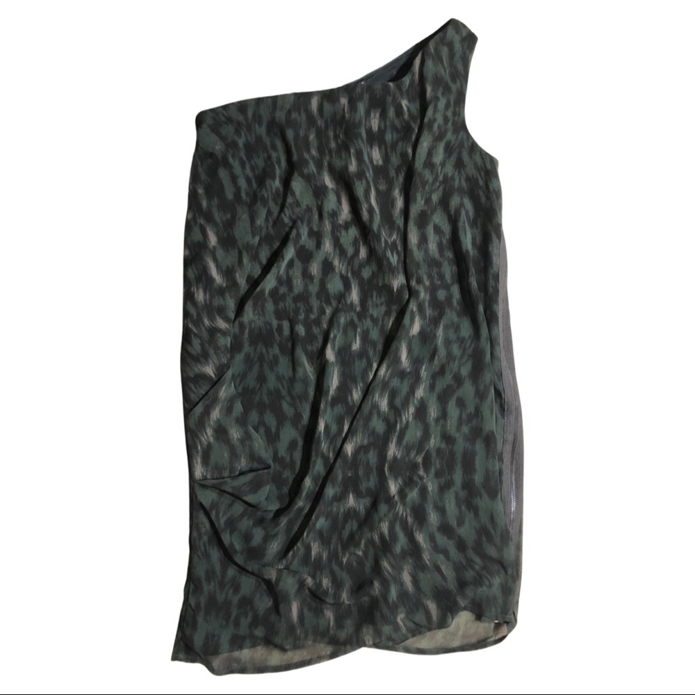 One shoulder dress